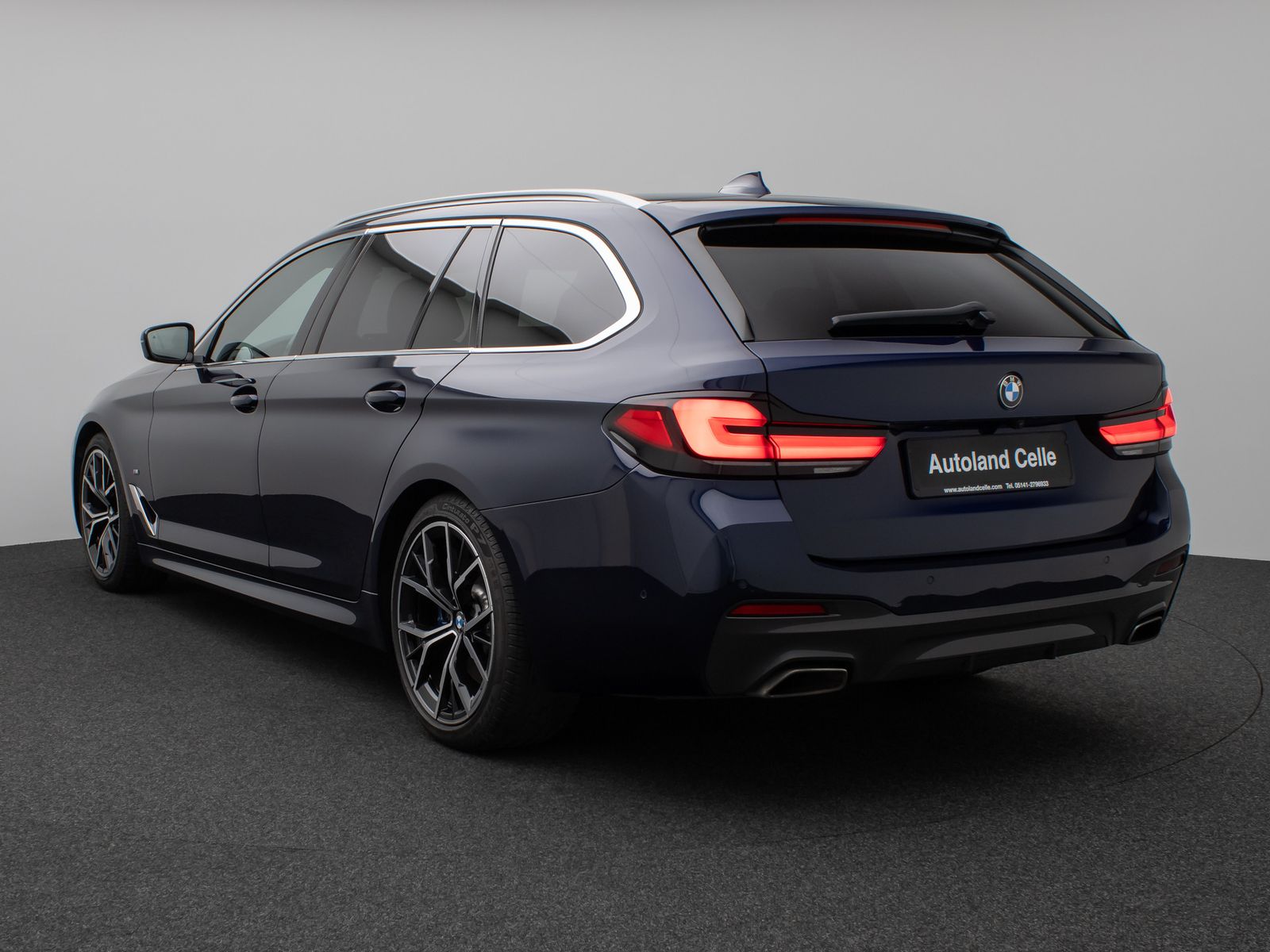 Fahrzeugabbildung BMW 530d M Sport Panorama 360°Laser HUD HiFi SoftCL