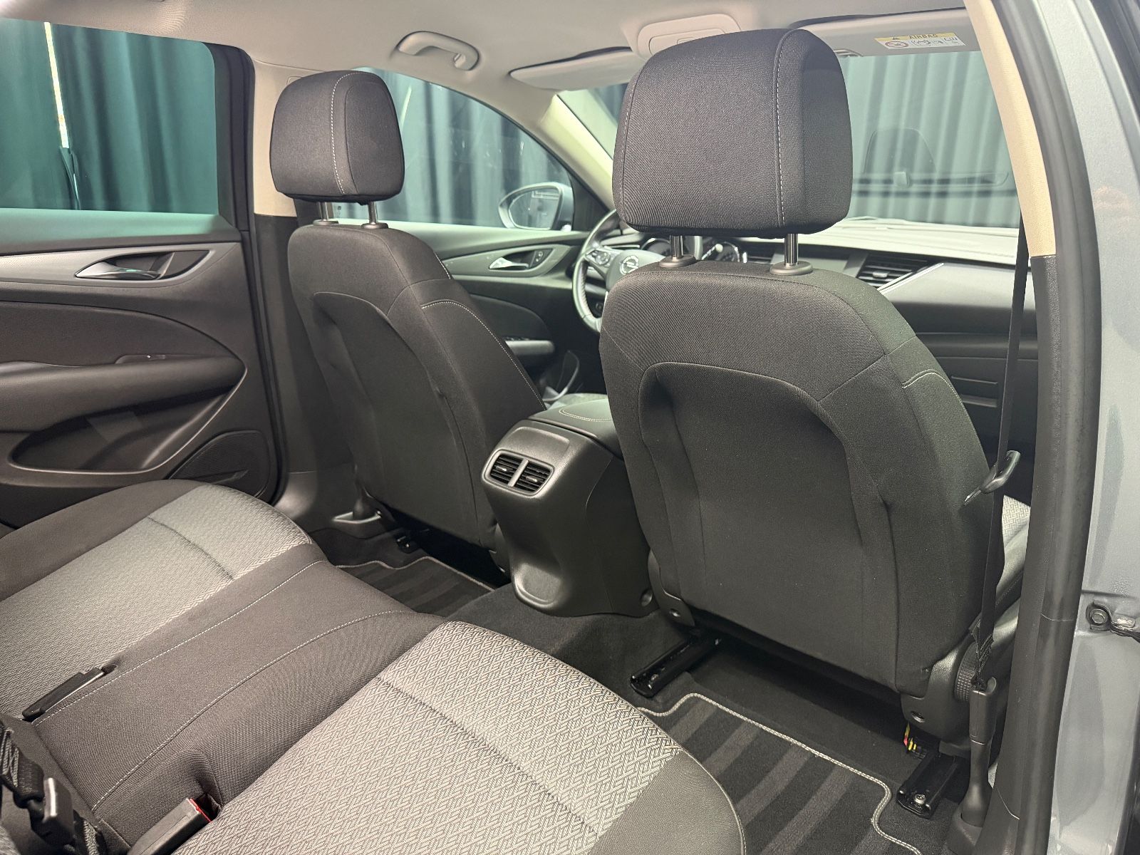 Fahrzeugabbildung Opel Insignia B Sports Tourer Edition|AUTOMATIK|NAVI