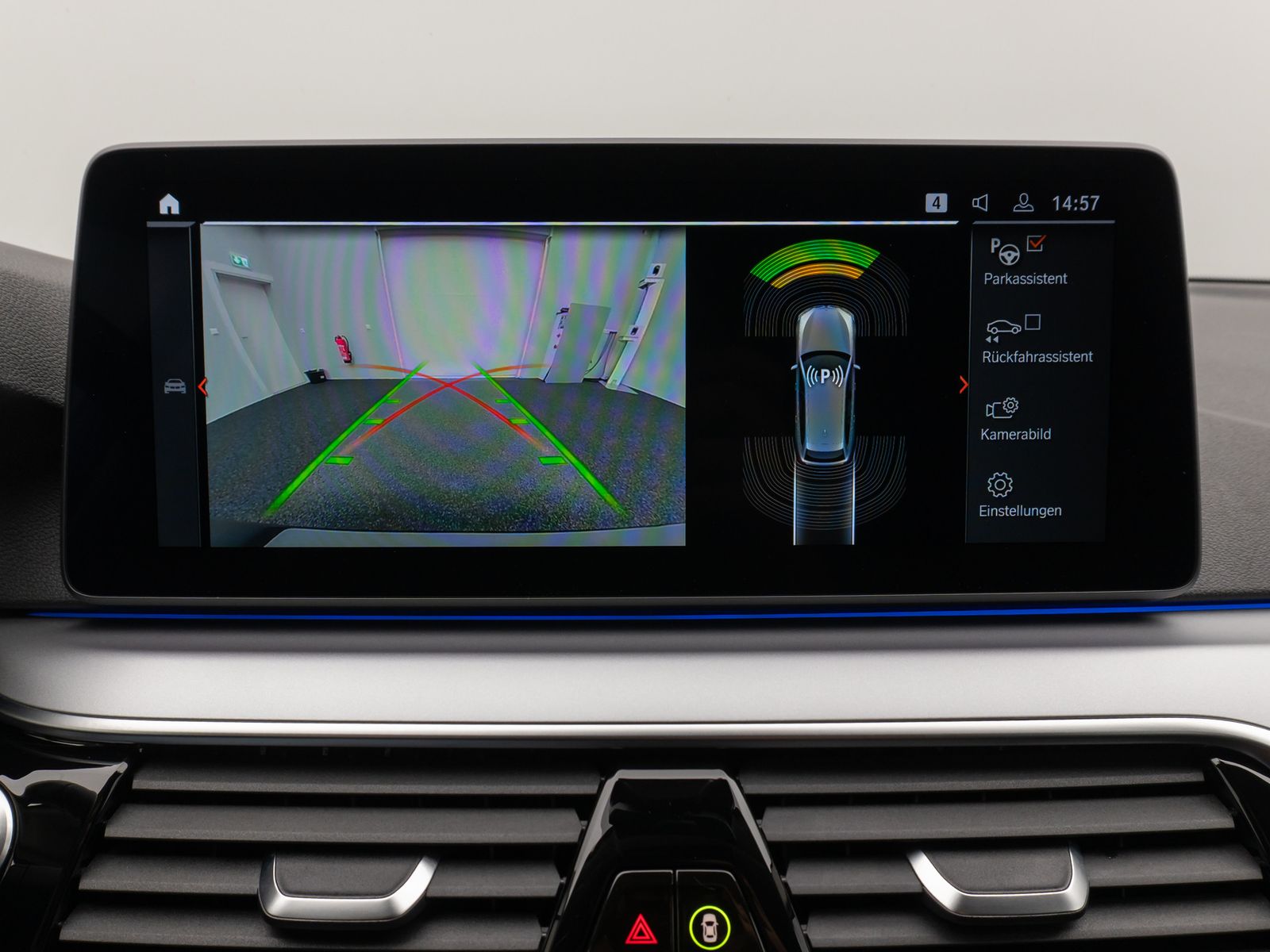 Fahrzeugabbildung BMW 520d xD Kamera Laser HUD DAB HiFi Stop&Go MSport