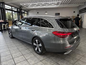 صورة 4 لـ 2021 Mercedes-BENZ C 220