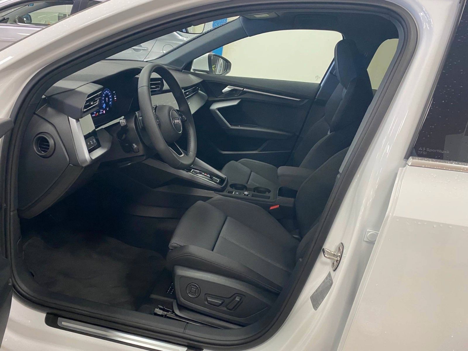 Fahrzeugabbildung Audi A3 35 TFSIadvanced Sportback+ACC+KAMERA+18 ZOLL+