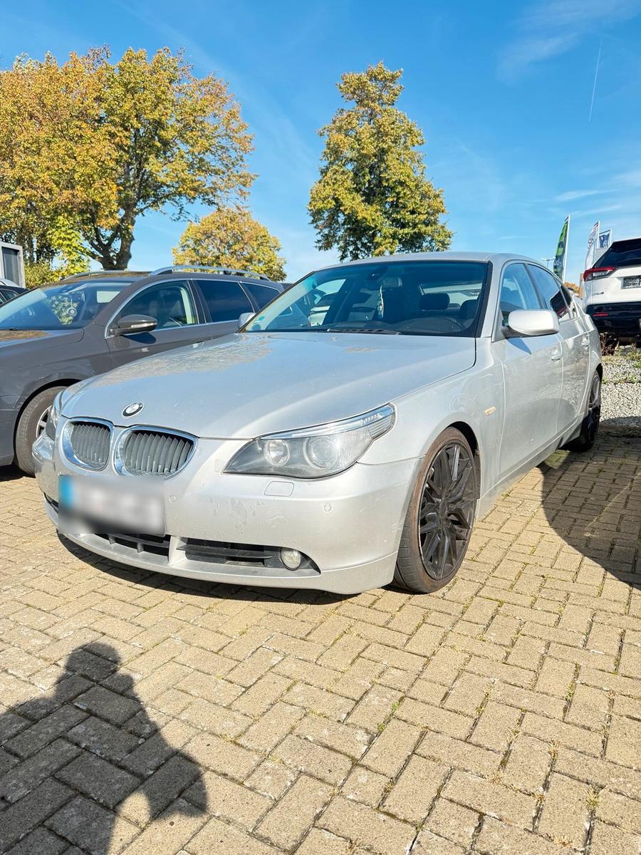 BMW 525