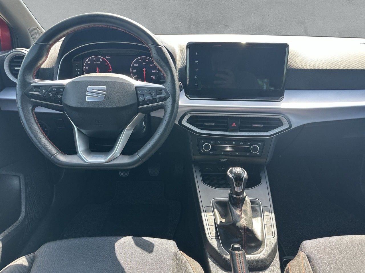 Fahrzeugabbildung SEAT Ibiza FR 1.0 TSI 110 PS-Navi*Kamera*Virtual* - mit KI generiert/bearbeitet