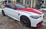 Alfa Romeo Quadrifoglio " Racing" Edition NR 35 von 35 - Alfa Romeo Giulia: Quadrifoglio