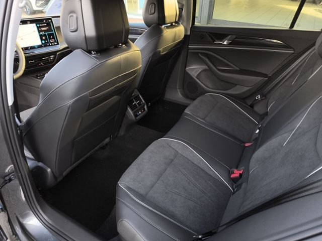 Fahrzeugabbildung Volkswagen Passat Business 1.5 eTSI OPF 110 kW (150 PS) 7-G