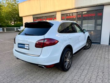 Porsche Cayenne - 2