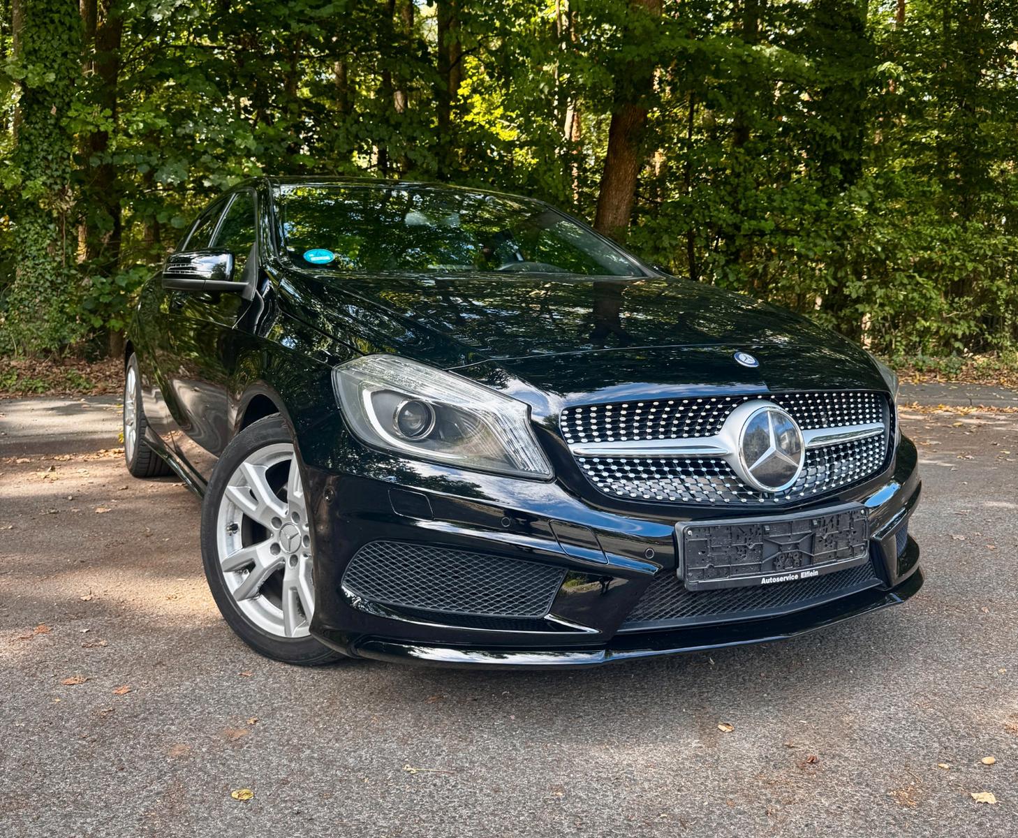 Mercedes-Benz A 180 AMG 122ch - Entretien Mercedes - Sièges sports - 8 Pneus inclus - Bi-xénon
