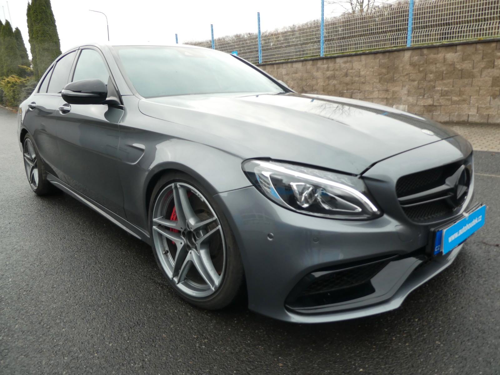 Mercedes-Benz ANDERE C Limousine C 63 S AMG  V8 BITURBO