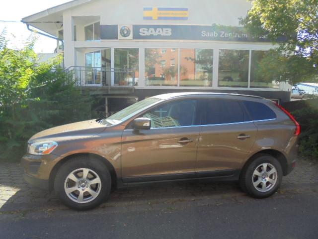 Volvo XC60 D4 ALLRAD Autom. Leder/Kamera/Navi/SHZG/BT