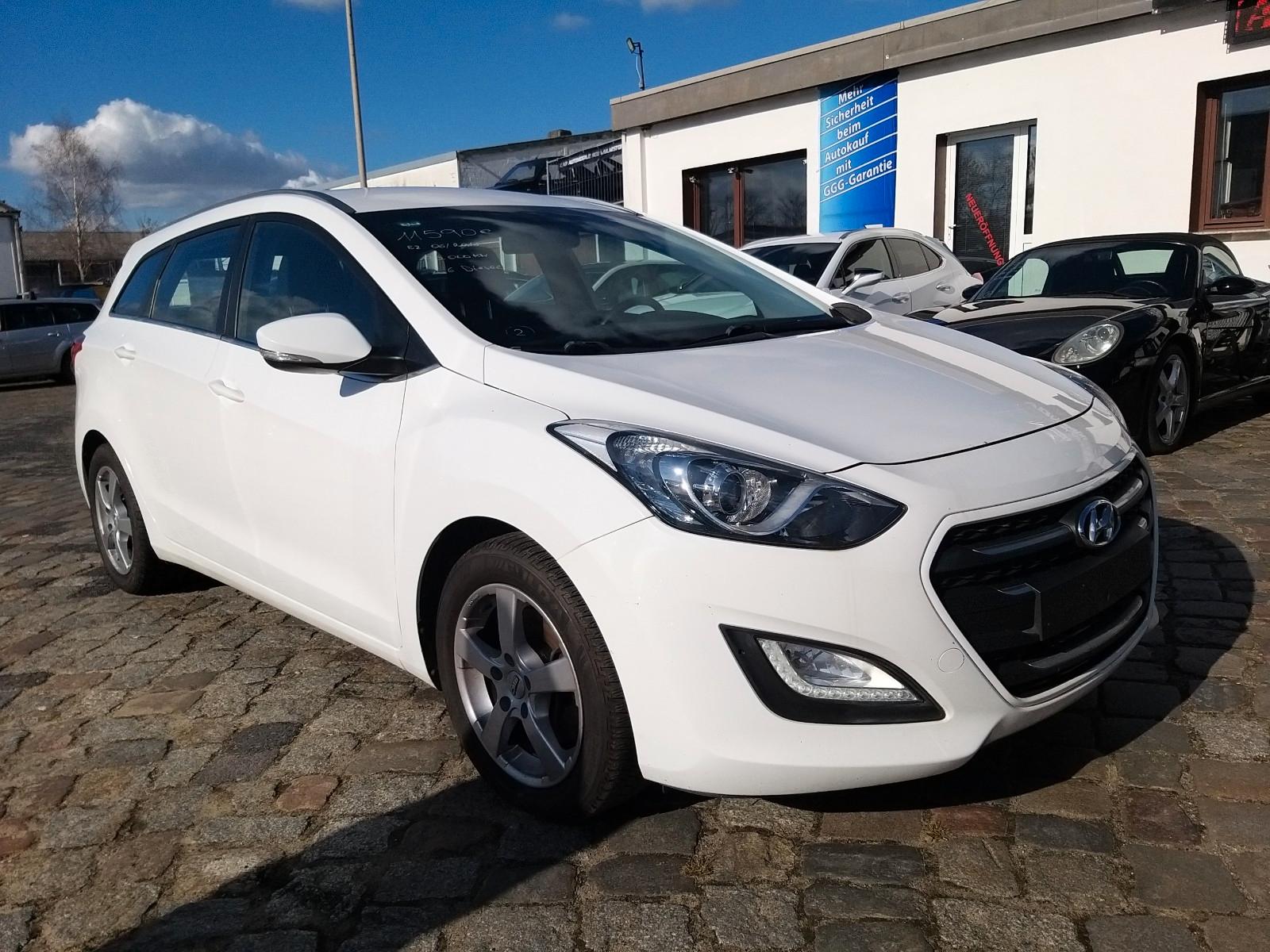 Hyundai i30 cw blue 1.6 Diesel*Automatik*Navi*