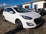 Hyundai i30 cw blue 1.6 Diesel*Automatik*Navi* - Hyundai i30 Gebrauchtwagen in Hamburg