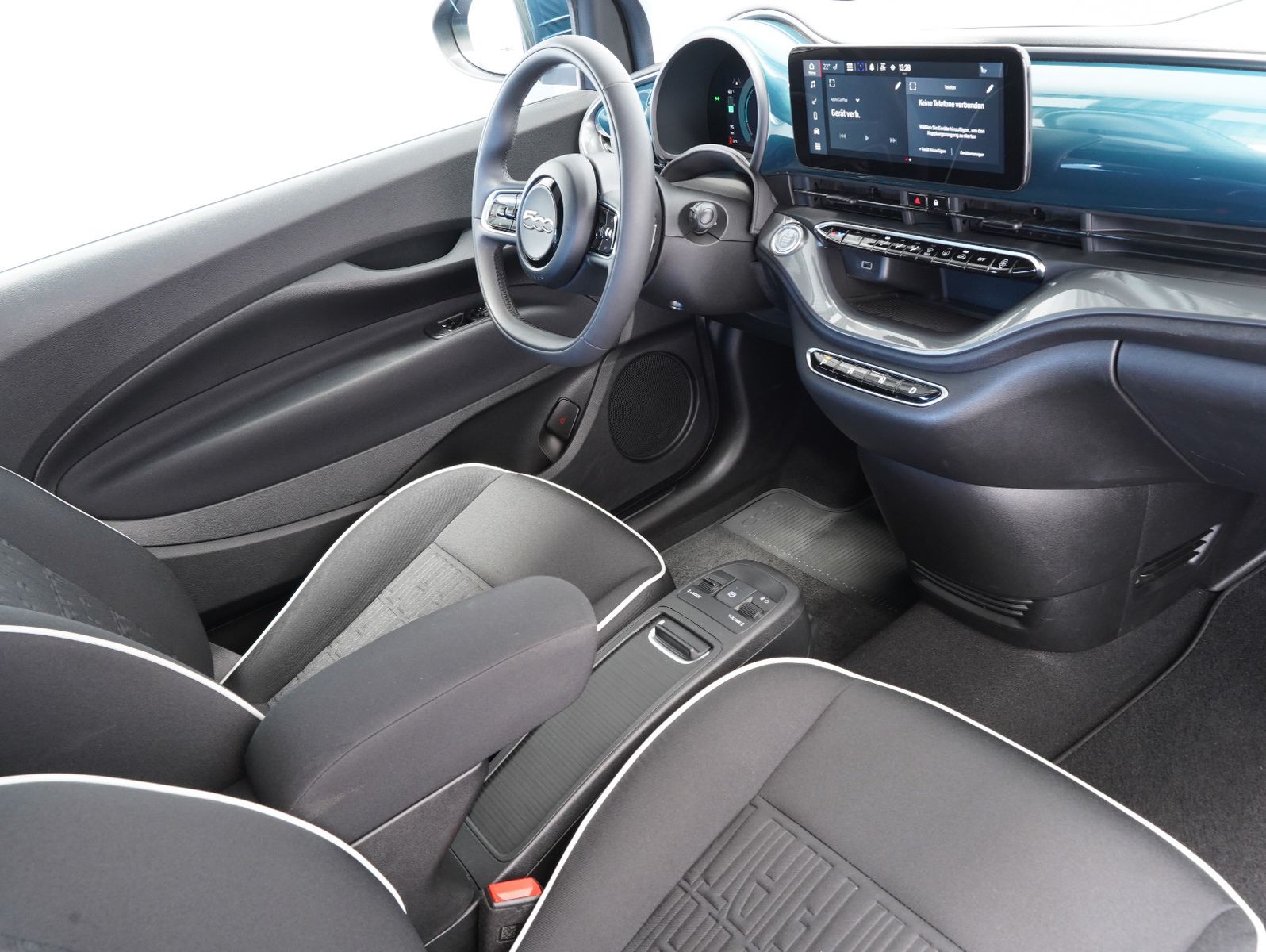 Fahrzeugabbildung Fiat 500e Cabrio 87KW/42kWh/DC-LADEN/CARPLAY/DAB/SOH