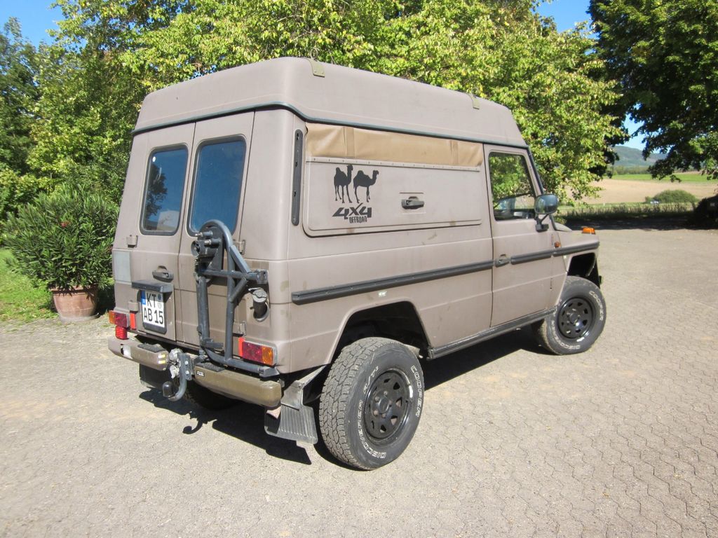 Mercedes-Benz G 230