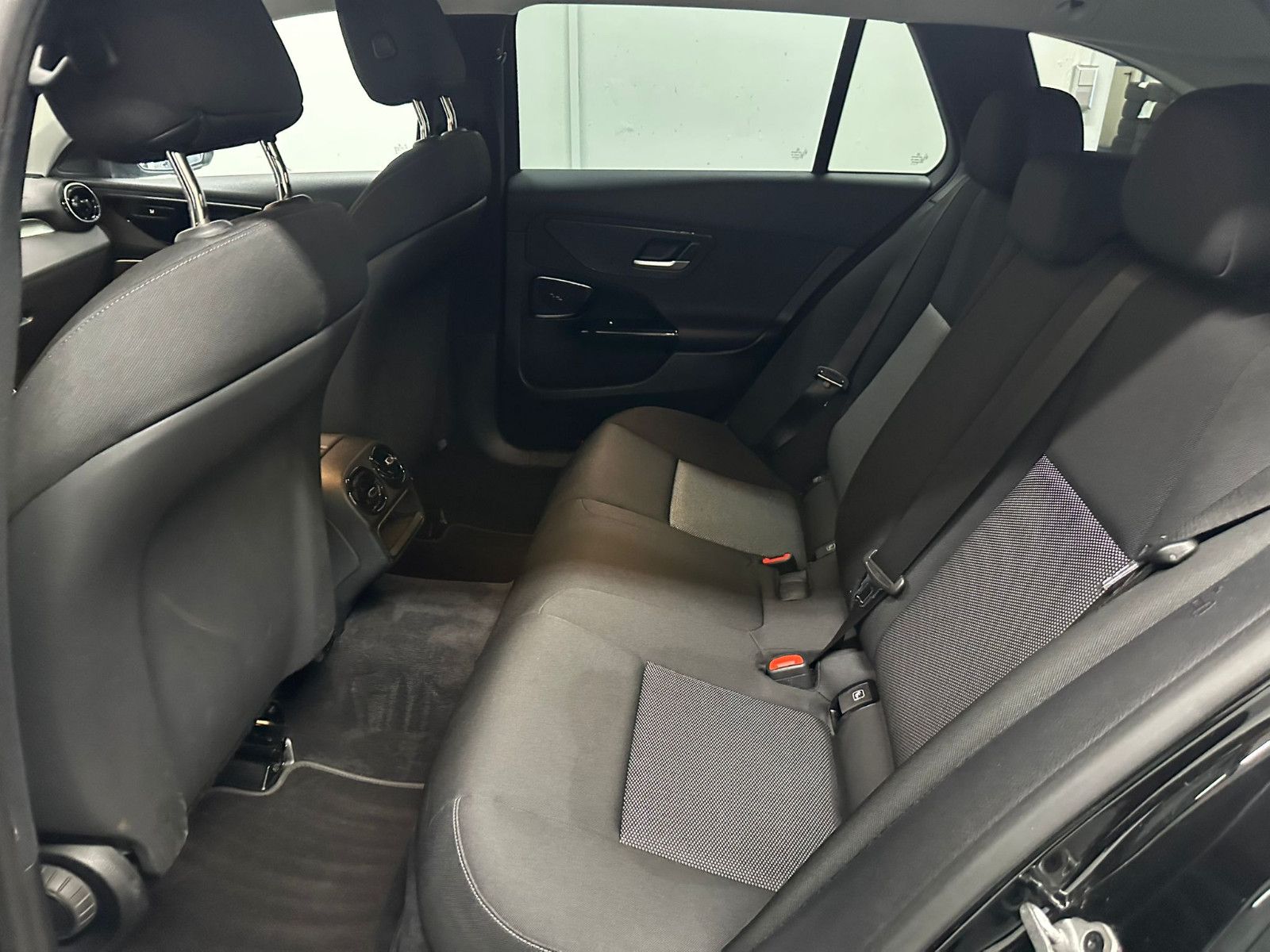 Fahrzeugabbildung Mercedes-Benz C 220 d T Autom. *HUD*AHK*MIDLINE*KAMERA*KEYLESS