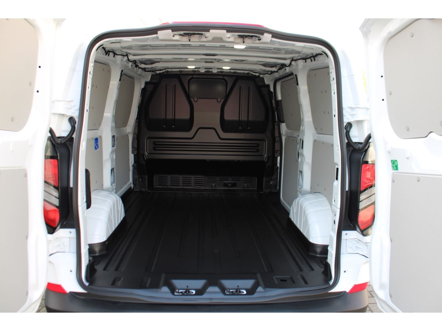 Fahrzeugabbildung Ford Transit Custom 320 L1 Trend LED GRA PDC RFK AHK
