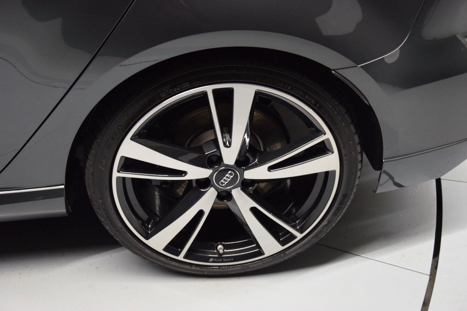 Fahrzeugabbildung Audi RS3 Sportback 2.5 TF quattro Pano B&O Schale ACC