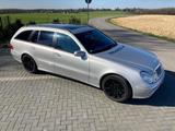 Mercedes-Benz Mercedes E 500 4MATIC T-Modell  5.0 V8  ... - Mercedes-Benz E 500 in Wuppertal