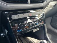 VW T-Cross 1.0 TSI DSG R-Line NAVI AHK MATRIX 4JGAR bei Autohaus Landmann & Maier OHG