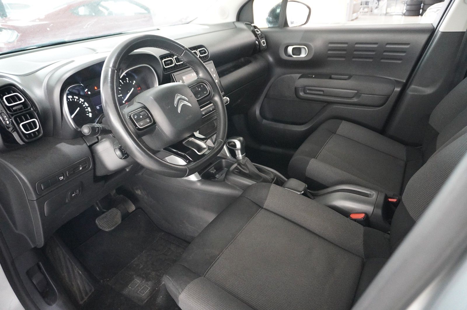 Fahrzeugabbildung Citroën C3 Aircross 1.2 FEEL NAVI/LED/SHZ/PDC/TEMP./AHK