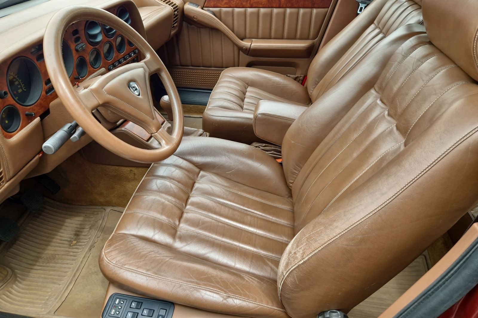 Fahrzeugabbildung Lancia Thema 8.32 | Ferrari Motor | Sehr guter Zustand