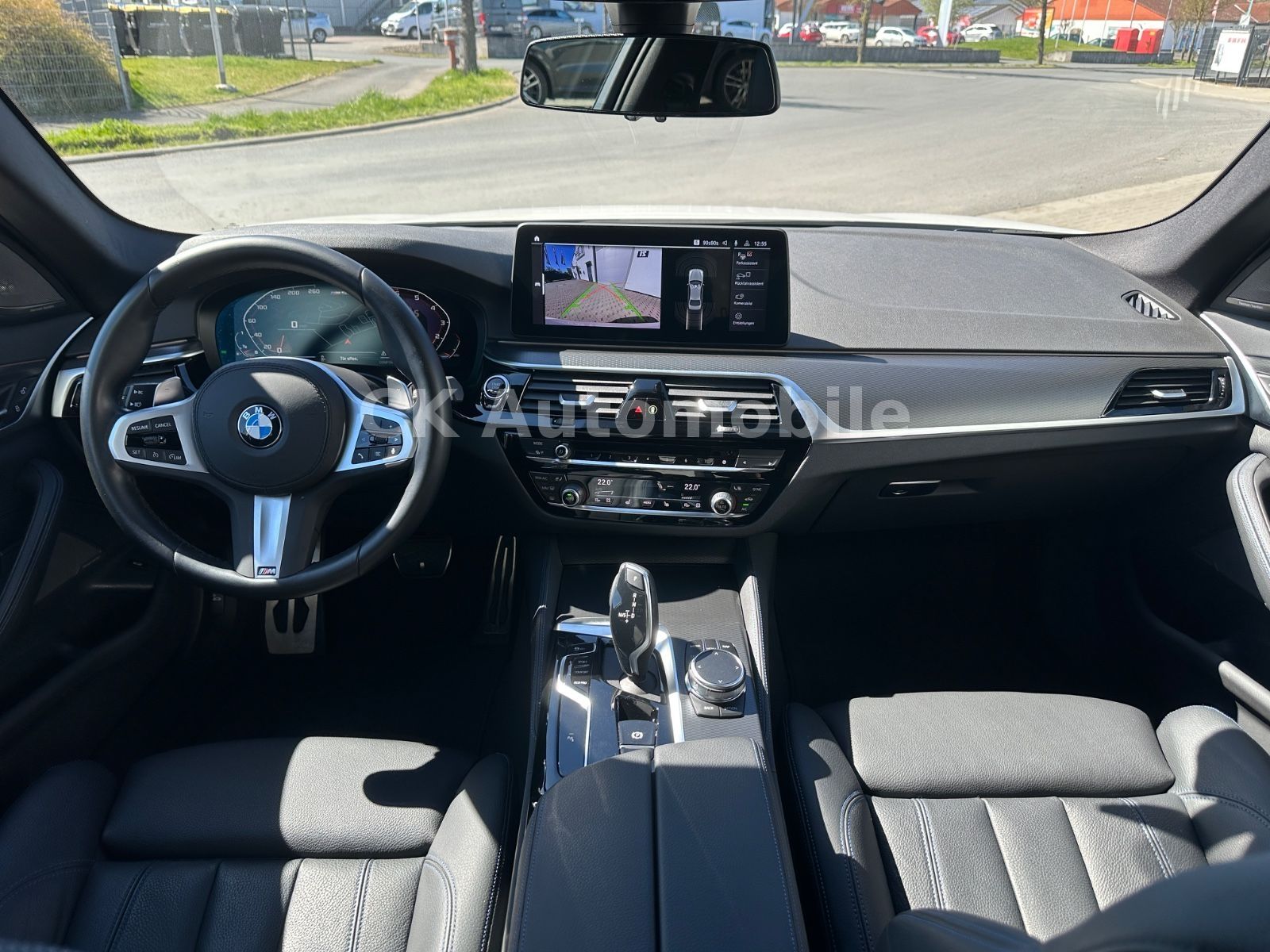 Fahrzeugabbildung BMW M550i xDrive Lim./Shadow-Line/Navi/Leder/LED/Kam