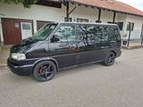 Volkswagen T4 Caravelle 2,5-l-Diesel TDI 75kW Standard - schwarze Volkswagen T4 Caravelle