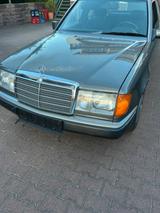 Mercedes-Benz Mercedes Oldtimer 230er - gebrauchte Mercedes-Benz 230 aus dem Jahr 1990
