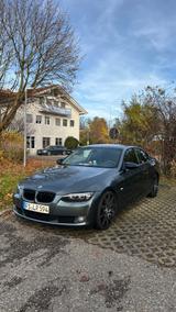 BMW 320i  - BMW 320 aus 2009: Coupe