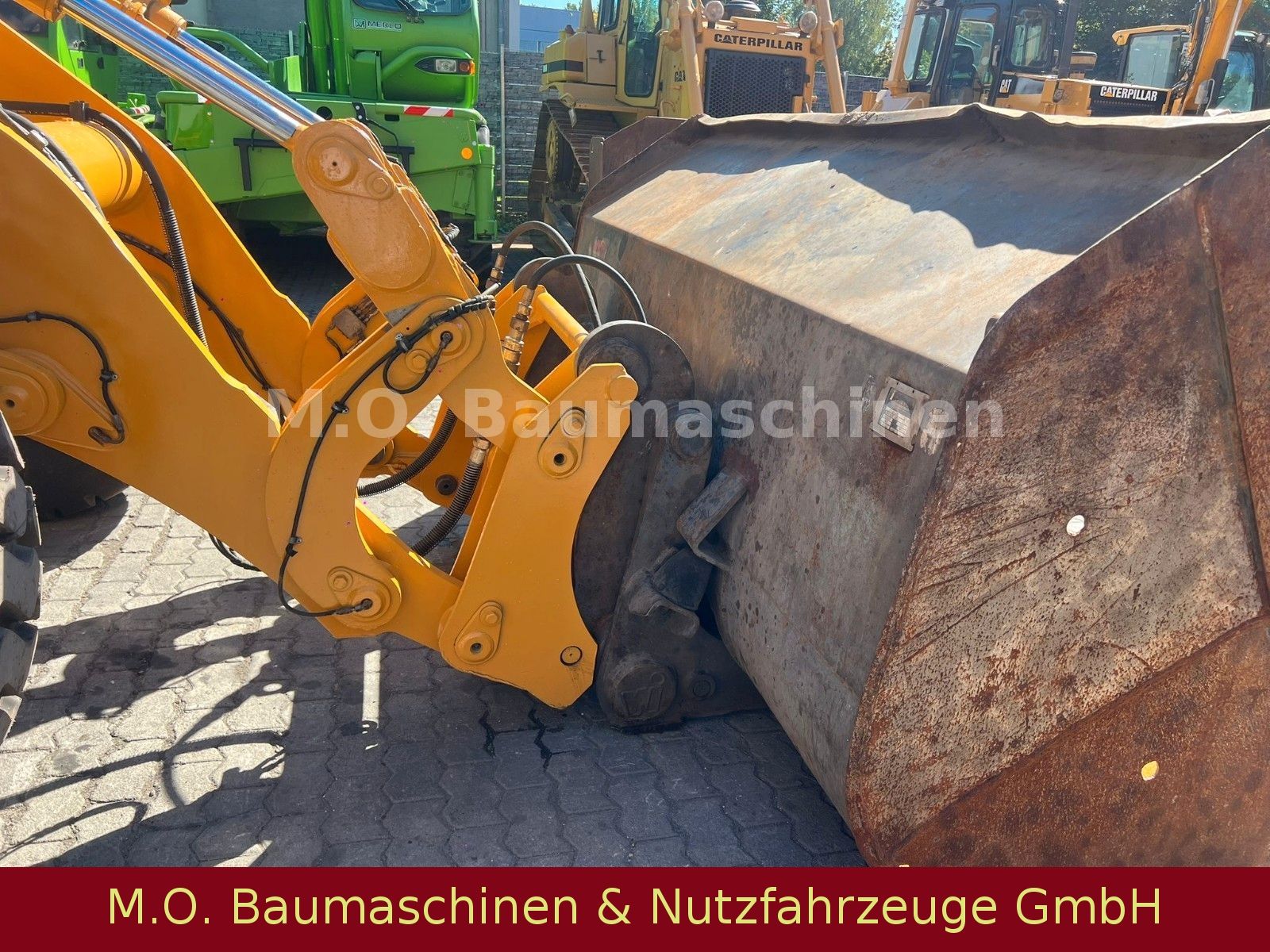 Fahrzeugabbildung Liebherr L524 /SW / AC/ Hochkippschaufel/Neue Reifen !