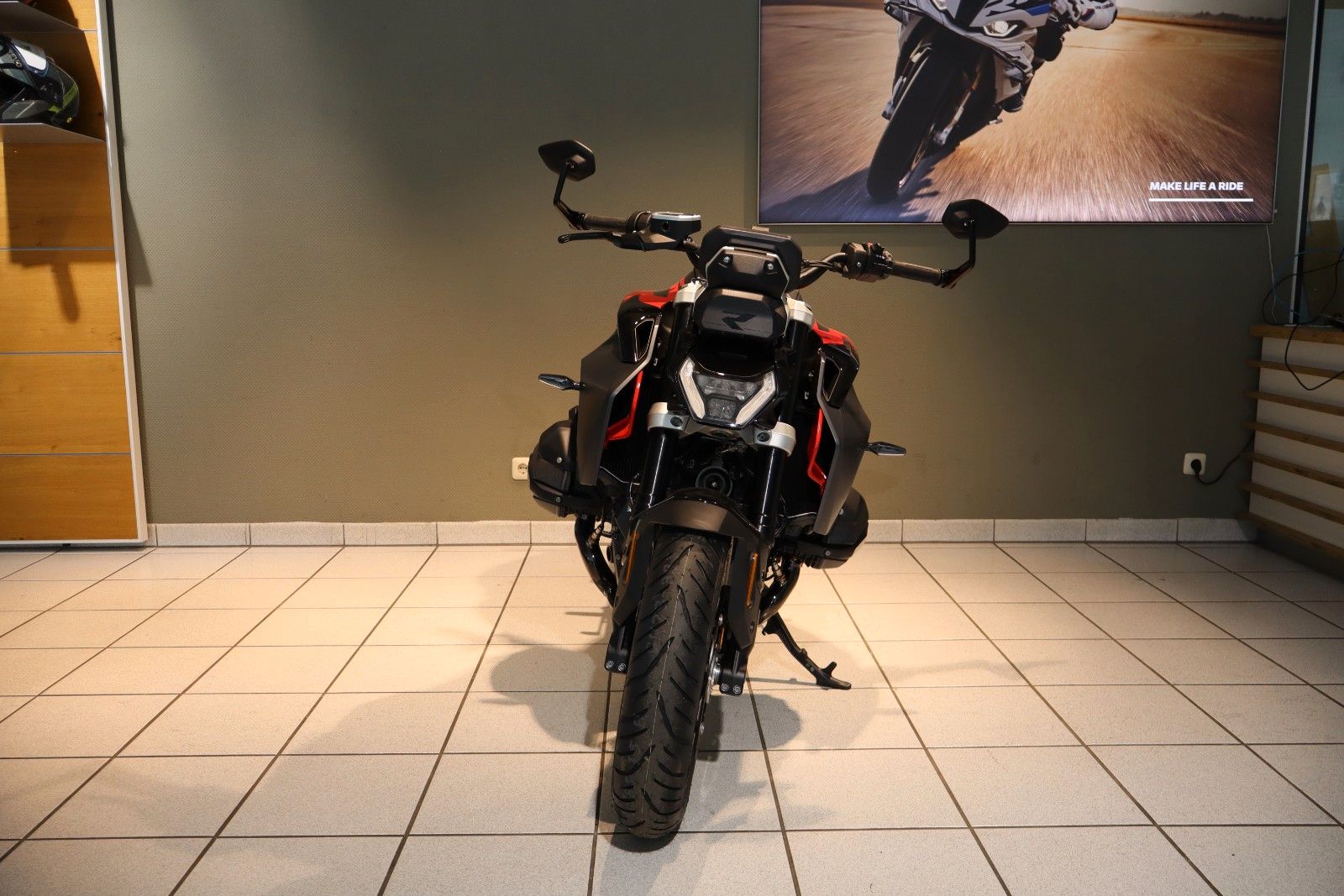 Fahrzeugabbildung BMW R 1300 R