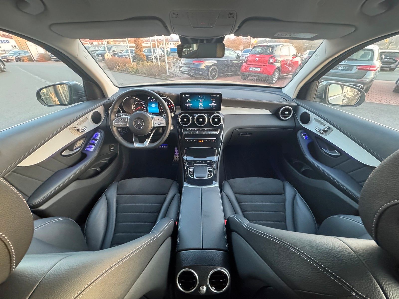 Fahrzeugabbildung Mercedes-Benz GLC 300 4M AMG Distr+360°+Memory+Ambiente+Carpla