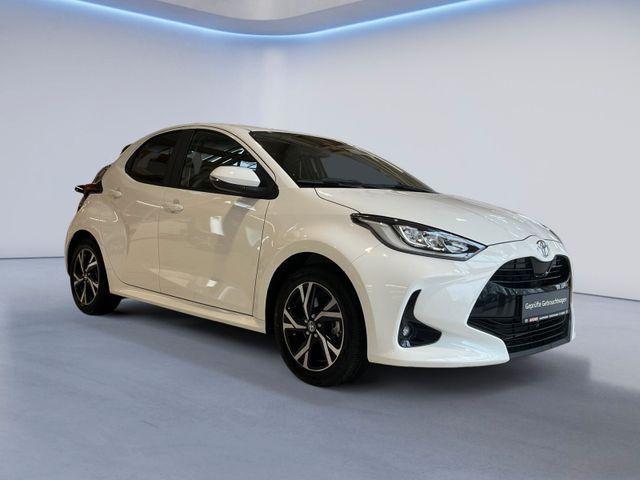 Toyota Yaris 1.5 Teamplayer +ComfP LED,SHZ,ACC,Kam.,AUT