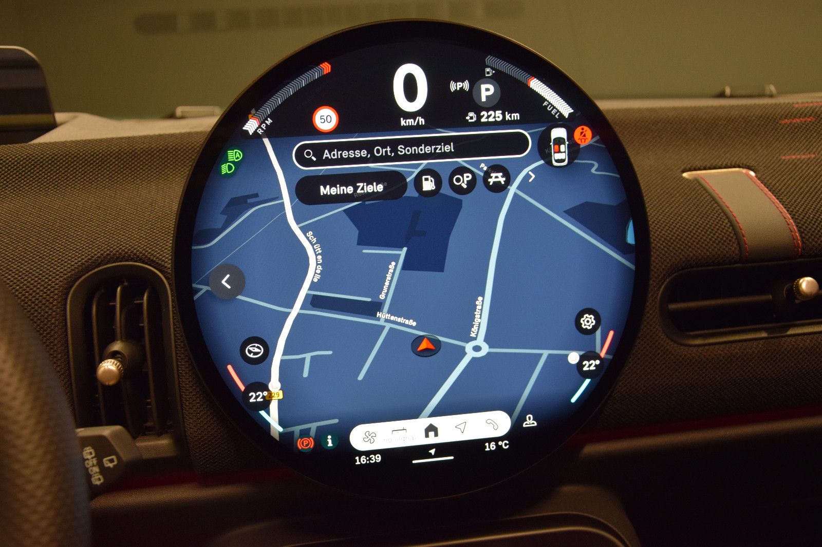 Fahrzeugabbildung MINI Cooper C John Cooper Works Trim HuD Pano Leder