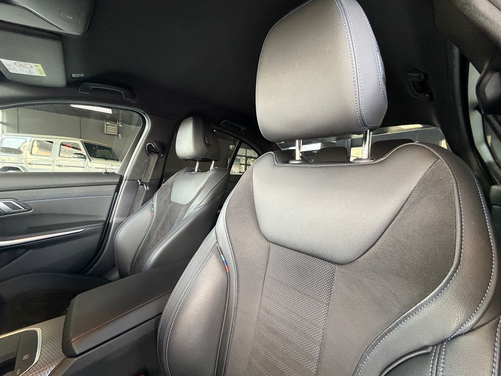 Fahrzeugabbildung BMW 320 d M Sport/M-PAKET/LED/SHADOW-LINE/AMBIENTE