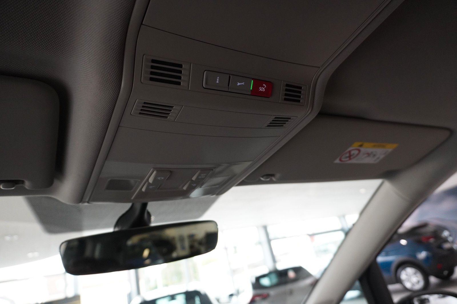 Fahrzeugabbildung Volkswagen Touran 1.5 TSI COMFORTL. DSG 7-SITZE NAVI/SH/DAB