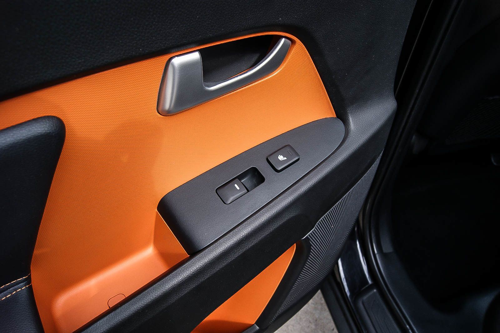 Fahrzeugabbildung Kia Sportage 2.0i Dream 4WD ANHÄNGERKUPPLUNG ORANGE