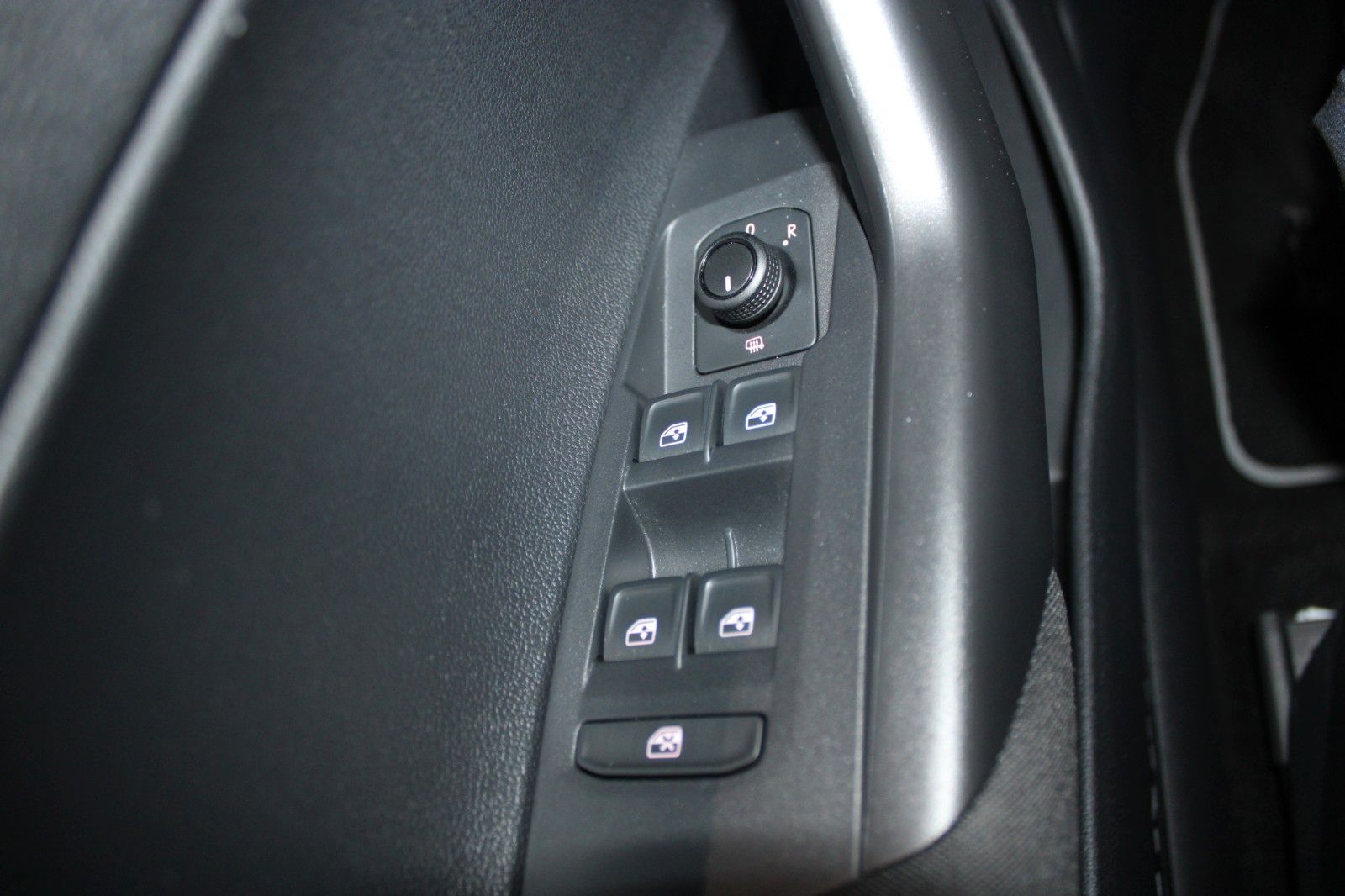 Fahrzeugabbildung Volkswagen Polo 1.0 TSI TRENDLINE 5-trg Klima PDC 1.Hand