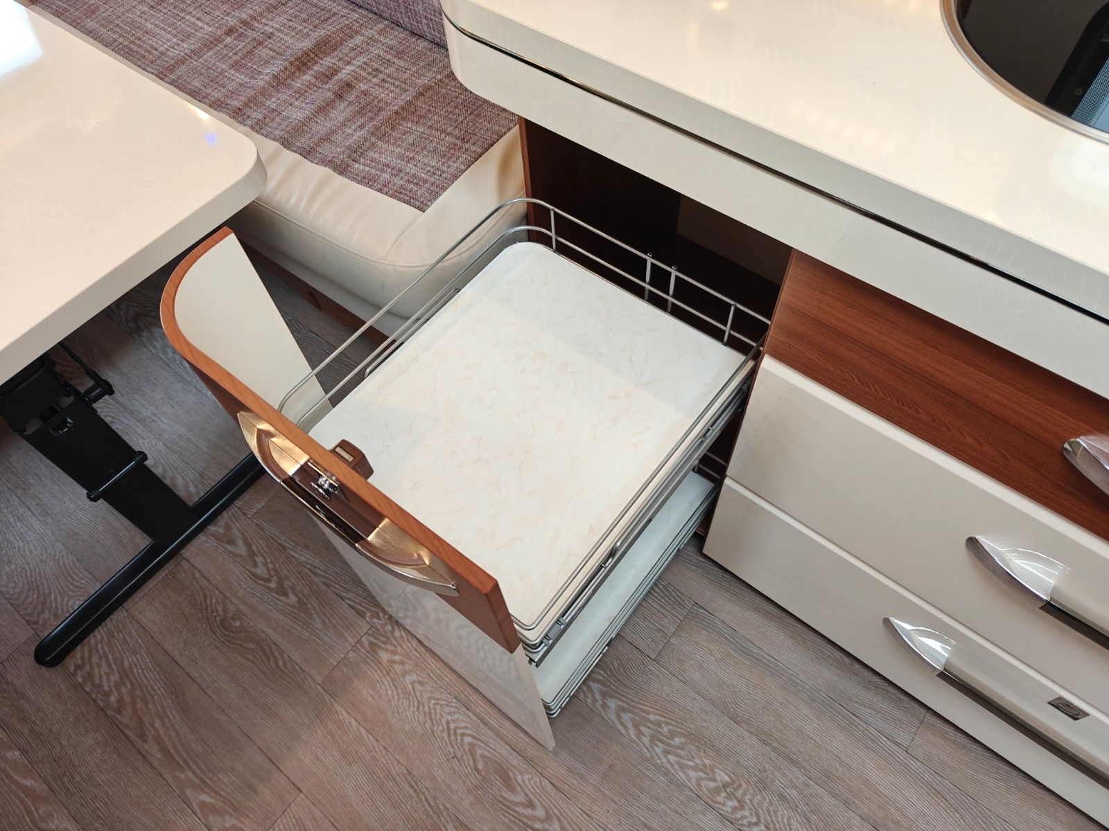 Fahrzeugabbildung Hobby Excellent 540 UFe - Fahrradträger, TV, 1.750kg -