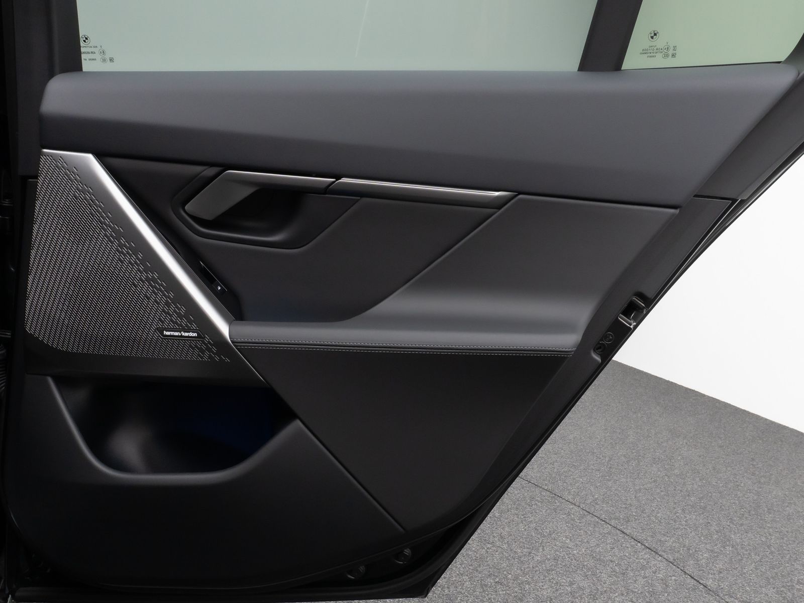 Fahrzeugabbildung BMW 520d M Sport 360°HUD DAB H/K AHK Komfort Alarm