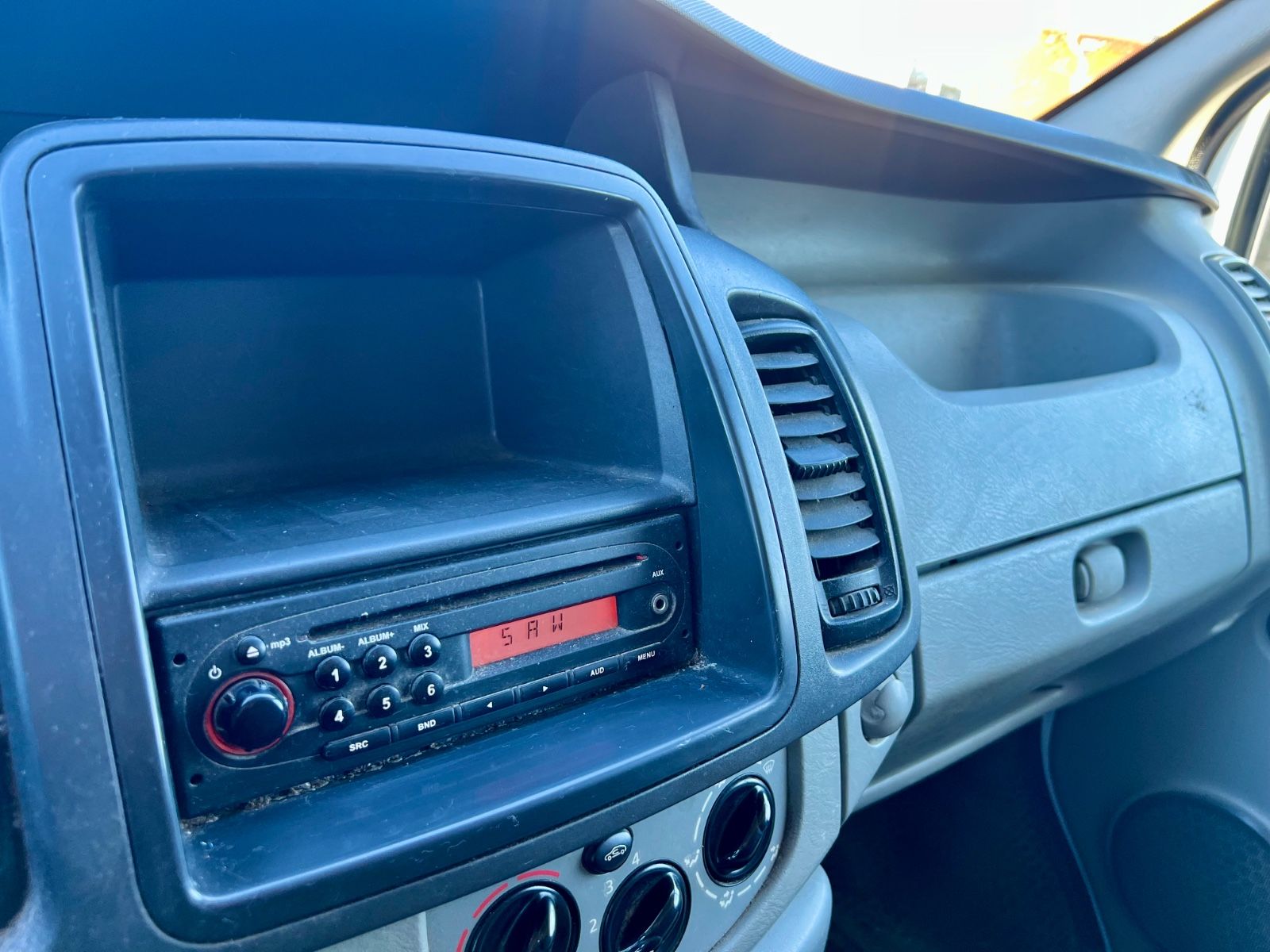 OPEL Vivaro 2.0 L2H1 ALLWETTER RADIO