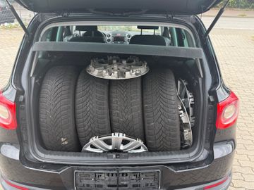 Volkswagen Tiguan - 12