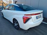 Toyota Mirai - weiße Toyota Mirai