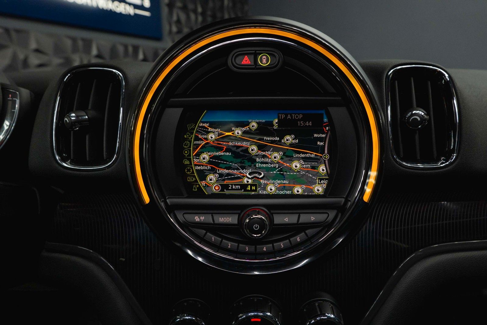Fahrzeugabbildung MINI COOPER SE Countryman All4 | Pano | ACC | Plug-In