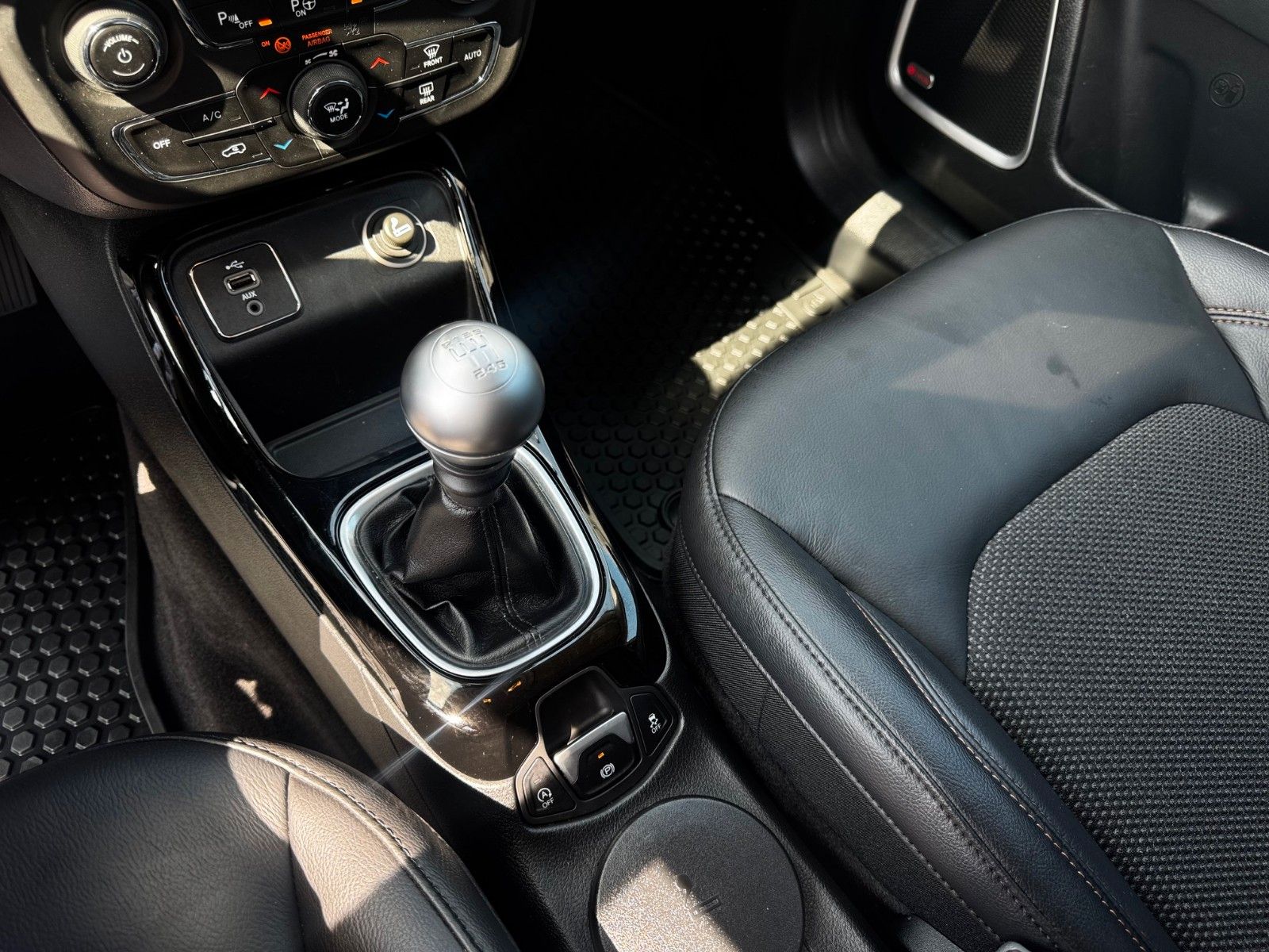 Fahrzeugabbildung Jeep Compass 1.4 Limited NAVI BEATS KAMERA ACC