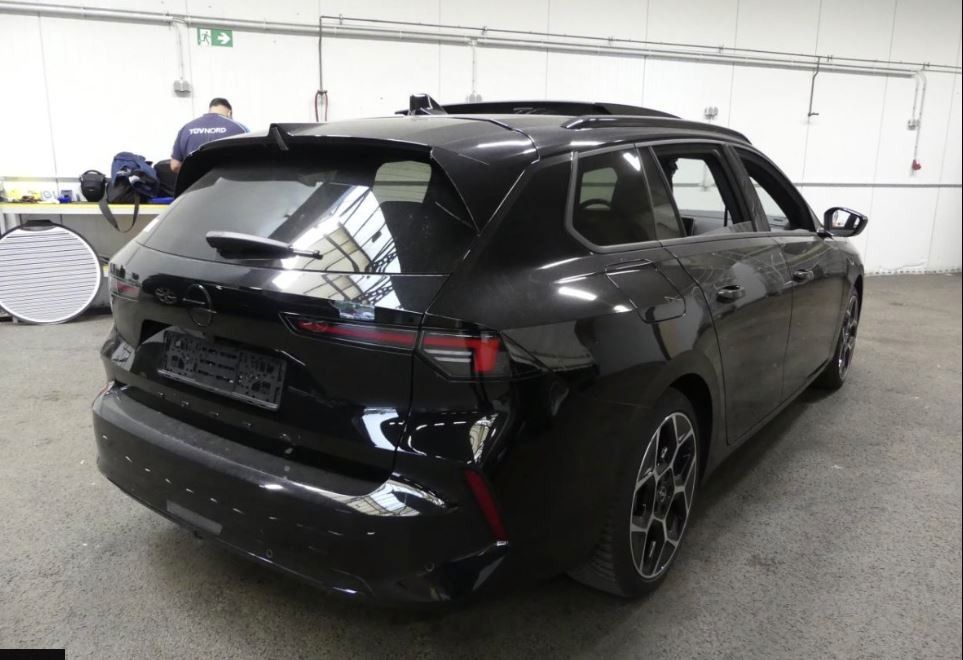 Fahrzeugabbildung Opel Astra L ST 1.2T ULTIMATE NAVI/LED/KAMERA/PANO/SH