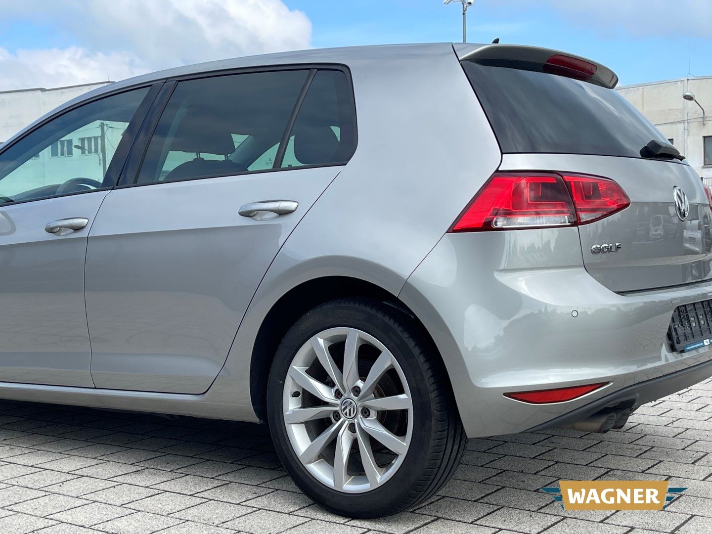 Fahrzeugabbildung Volkswagen Golf VII Highline BMT Klimaautomatik Bi-Xenon