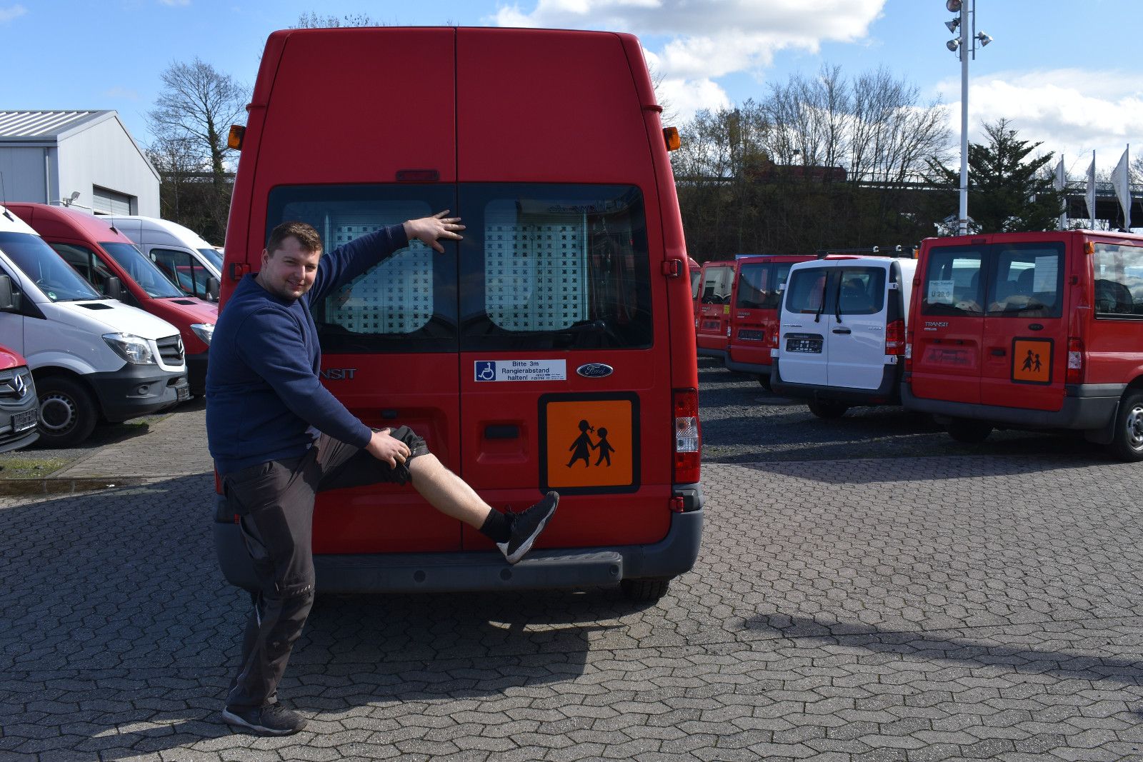 Fahrzeugabbildung Ford Transit Kombi FT 300 L Behindertengerecht #1399