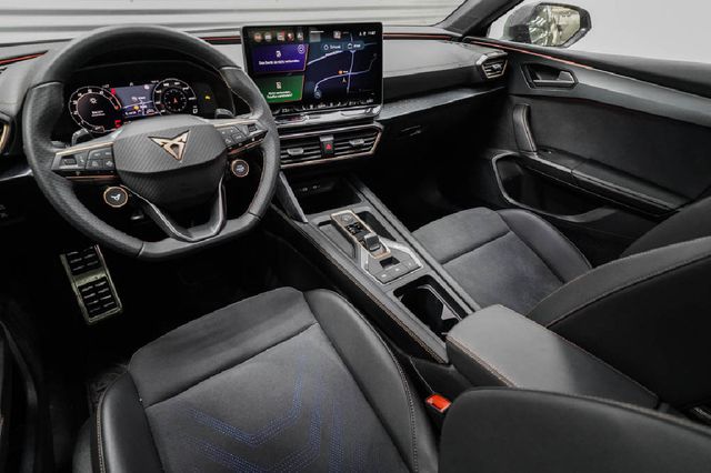 Leon VZ ST 2.0TSI 333PS DSG 4x4 PANO/AHK/NAV/ACC