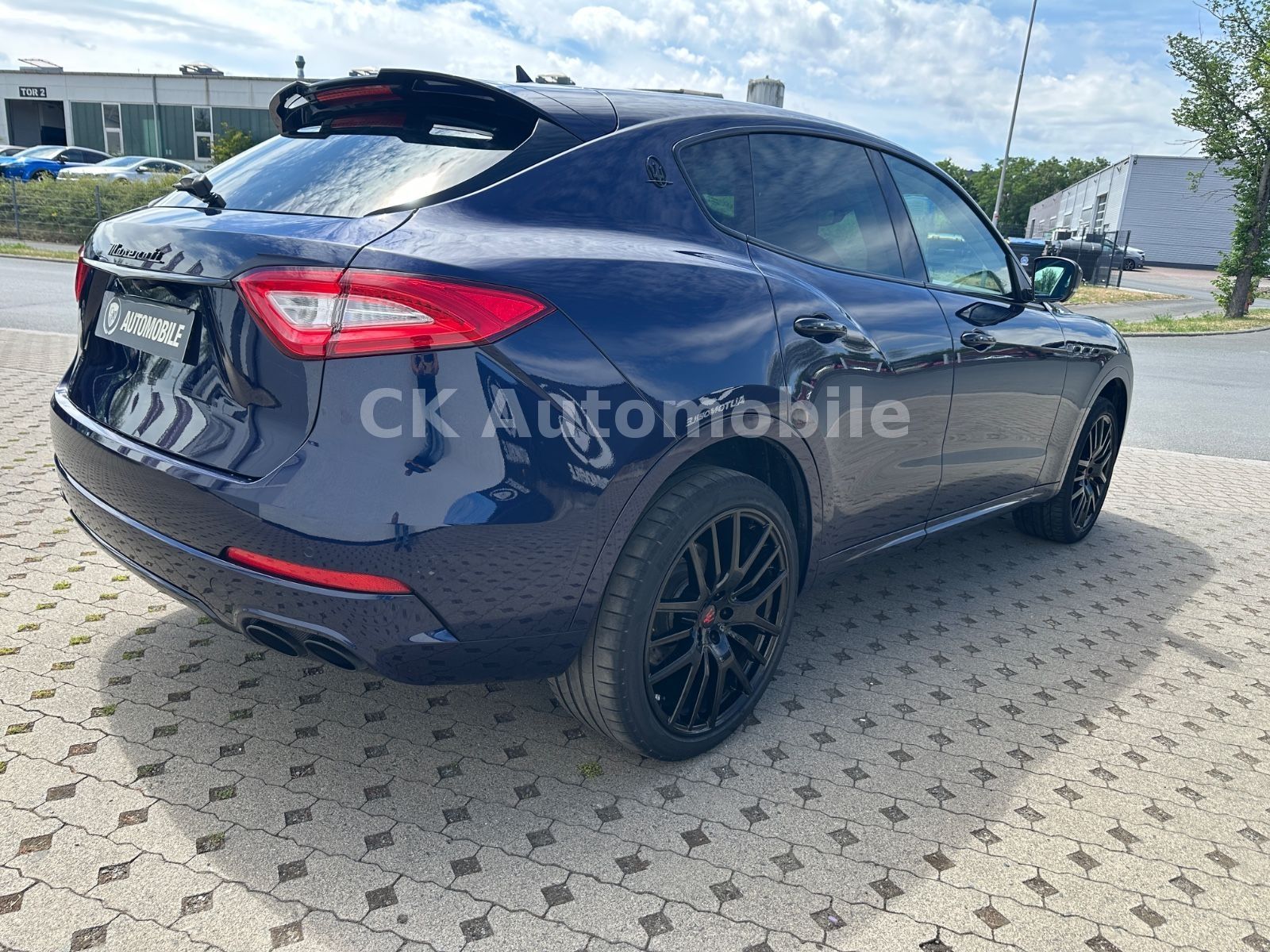 Fahrzeugabbildung Maserati Levante GranLusso S Q4/Navi/Pano/LED/360°Kam.