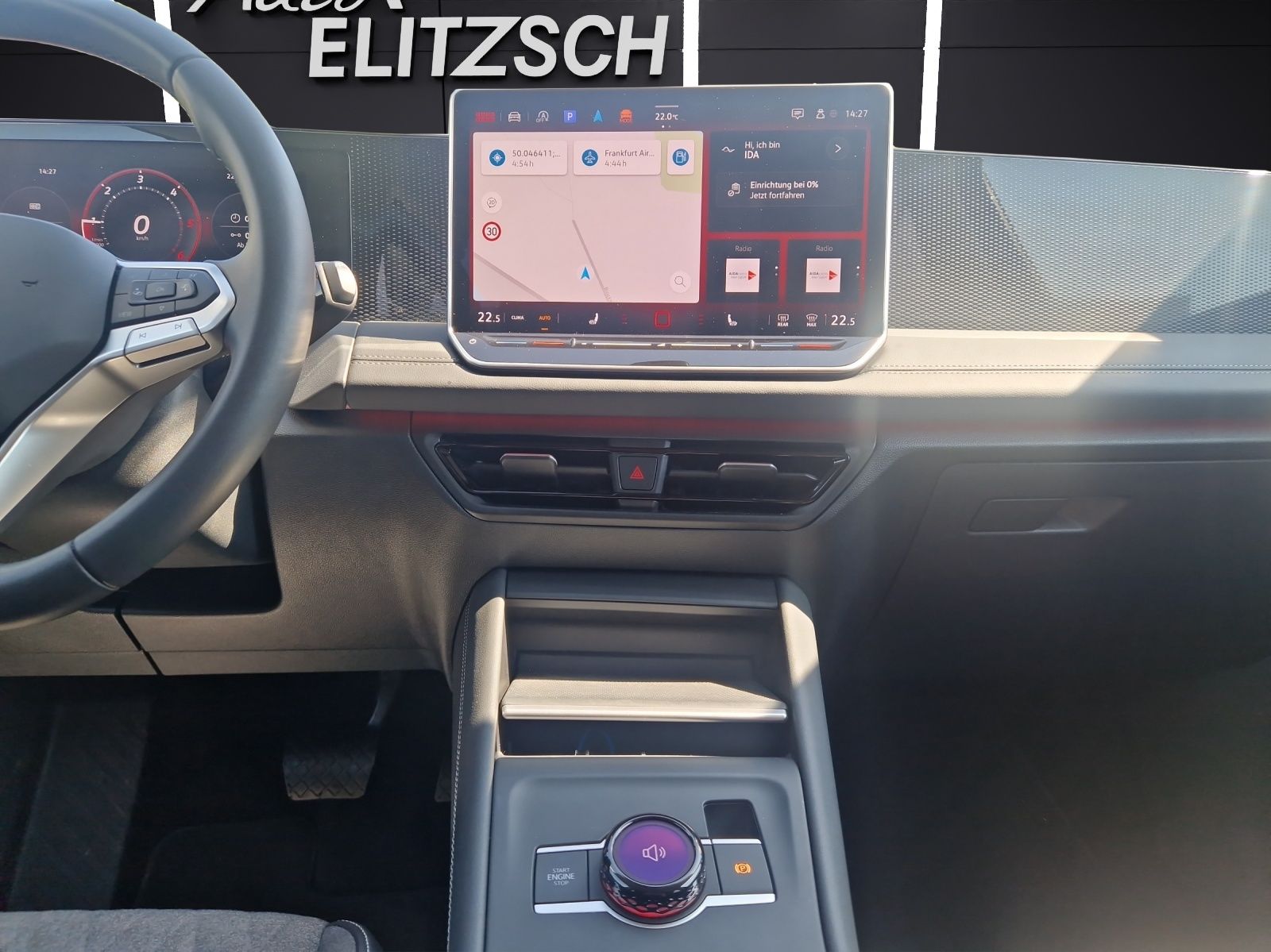 Fahrzeugabbildung Volkswagen Tiguan 2.0 TDI Life DSG LED+ ACC AHK SHZ LRHzg W